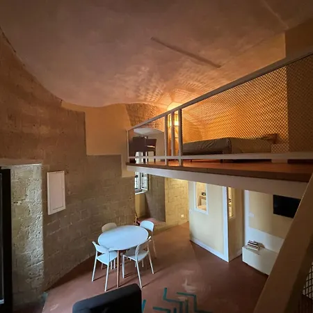 La Casa Nel Tufo